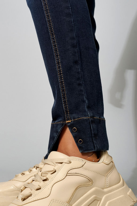 Dyed Mid-Rise Skinny Jean