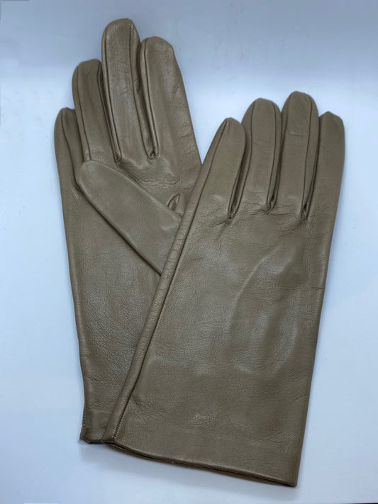 Unlined leather gloves