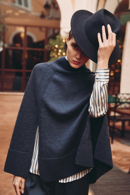 Double Slit Wool Caponcho