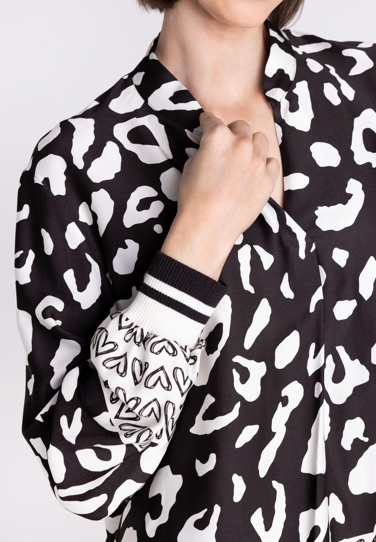 Leopard Lover Ribbed Cuffs Blouse