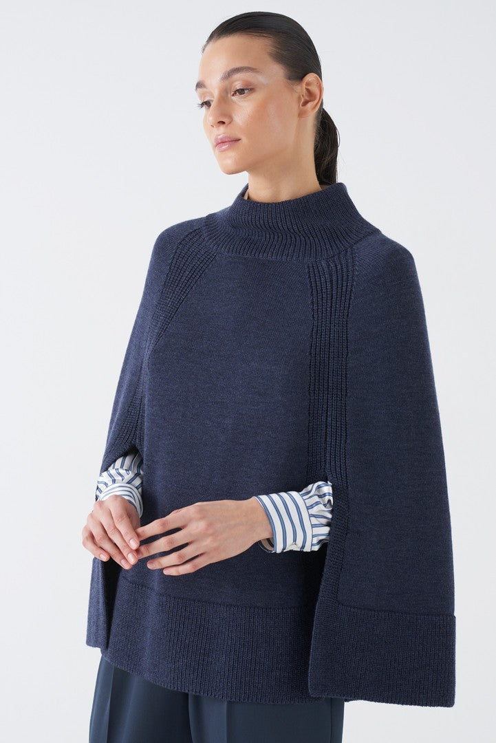 Double Slit Wool Caponcho