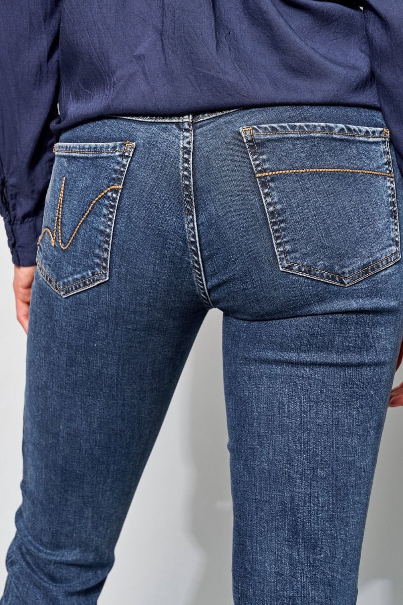 Mid-Waist Skinny Jean